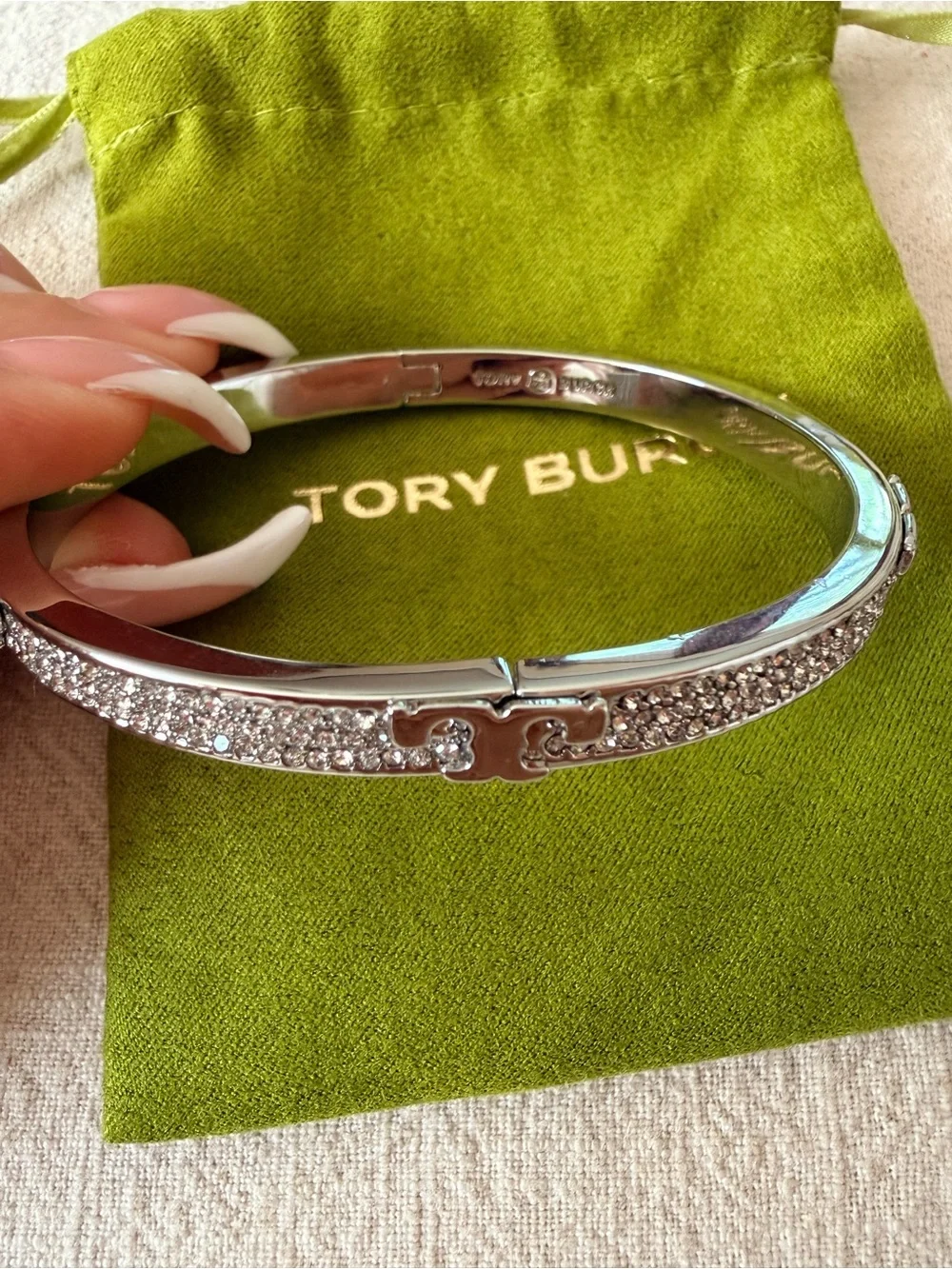 Tory Burch Serif-T Pavé Hinged Bracelet silver tone with crystal stones